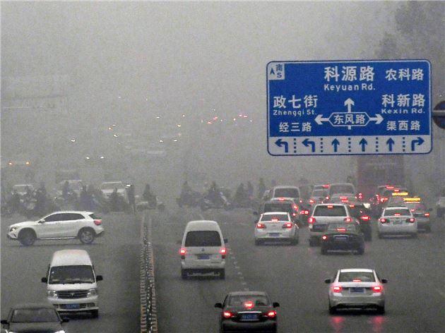 重磅！鄭州將取締馬路停車(chē)場(chǎng) 人行道禁設(shè)停泊位